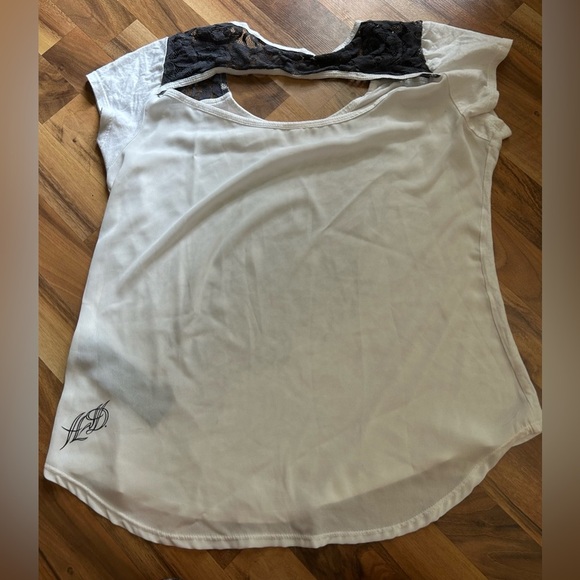 Women's Graphic Lace Top - Cream and Black - Picture 4 of 5